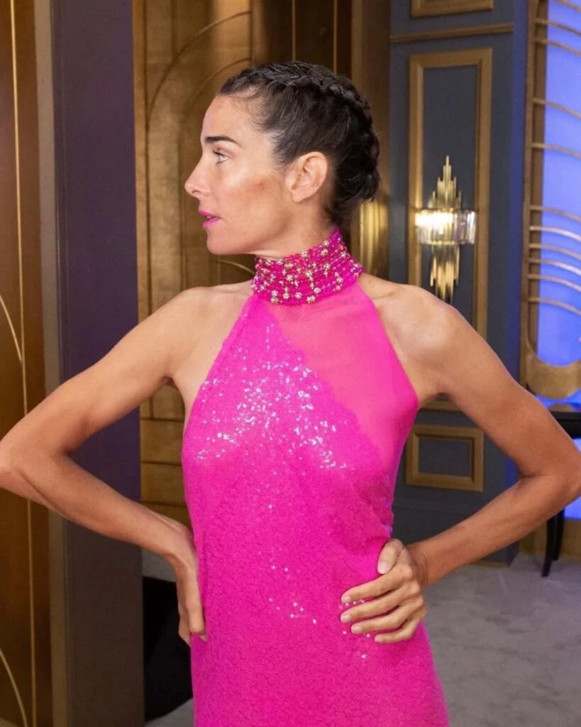 El look de Juana Viale en la mesaza