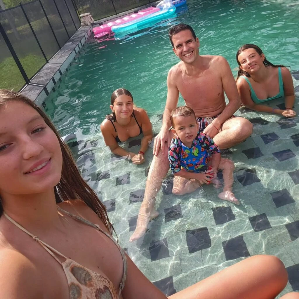 Indiana, Allegra y Sienna Cubero están pasando sus vacaciones en la casa de su papá