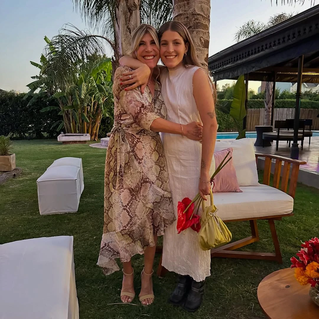 La novia junto a su madre Nancy Otero. Fotos: IG.