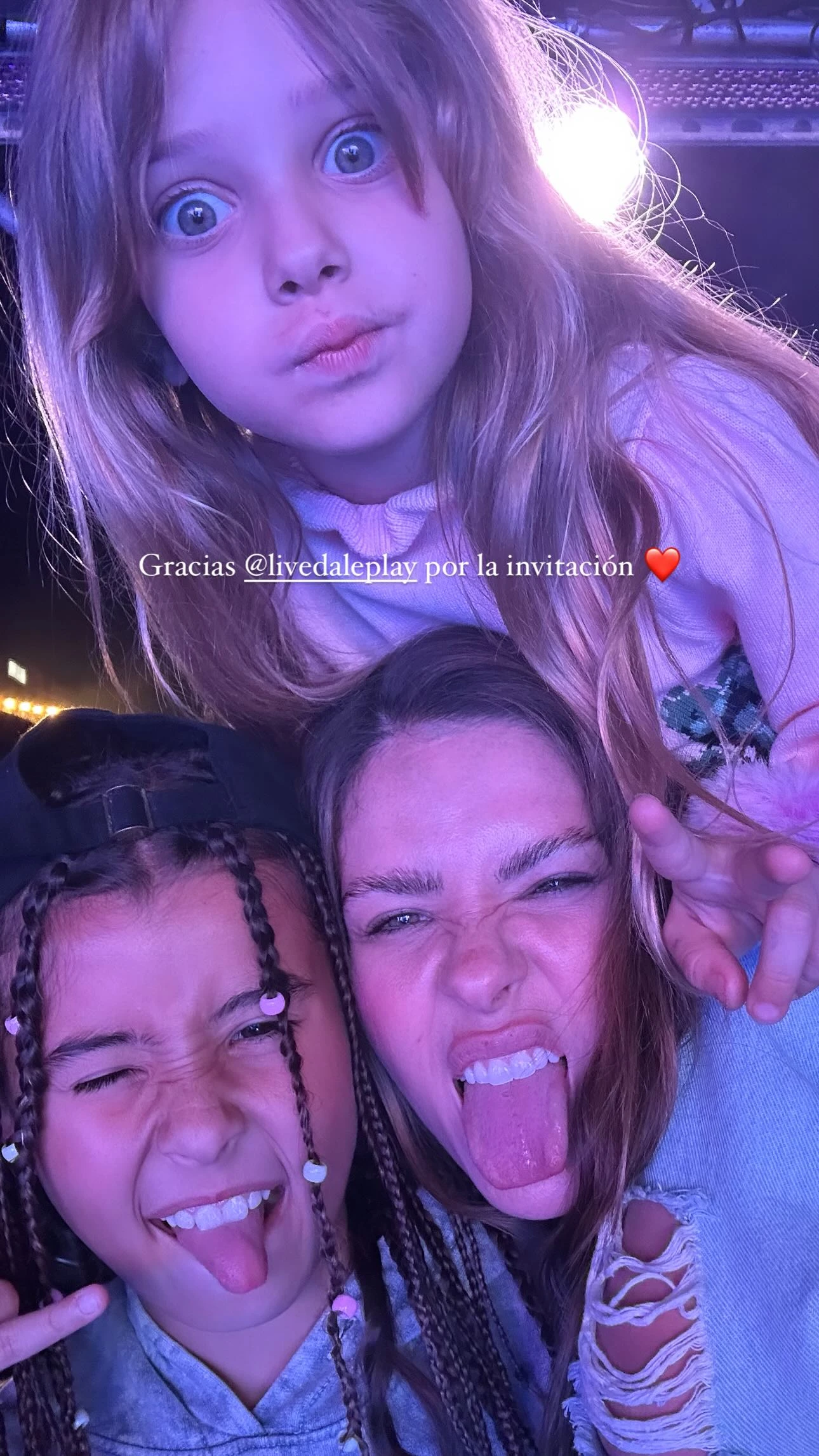 La China Suárez junto a Rufina y Magnolia