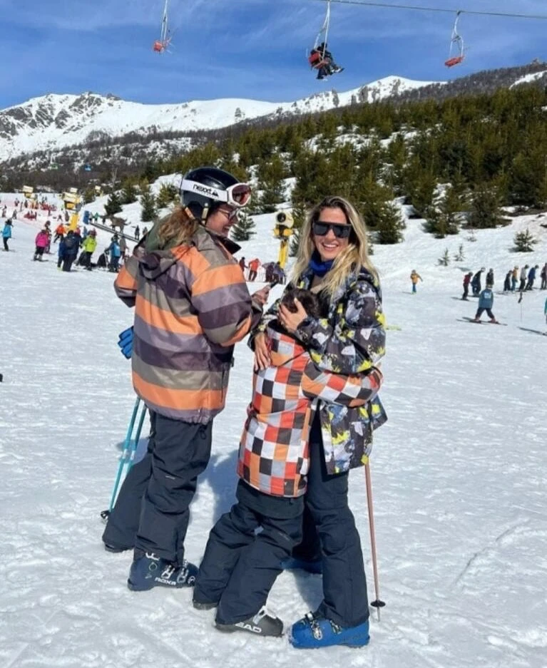 Jimena Barón junto a Momo y María