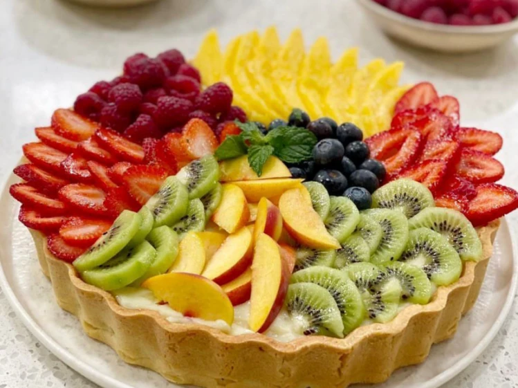 Tarta frutal con crema pastelera, el postre ideal para las fiestas