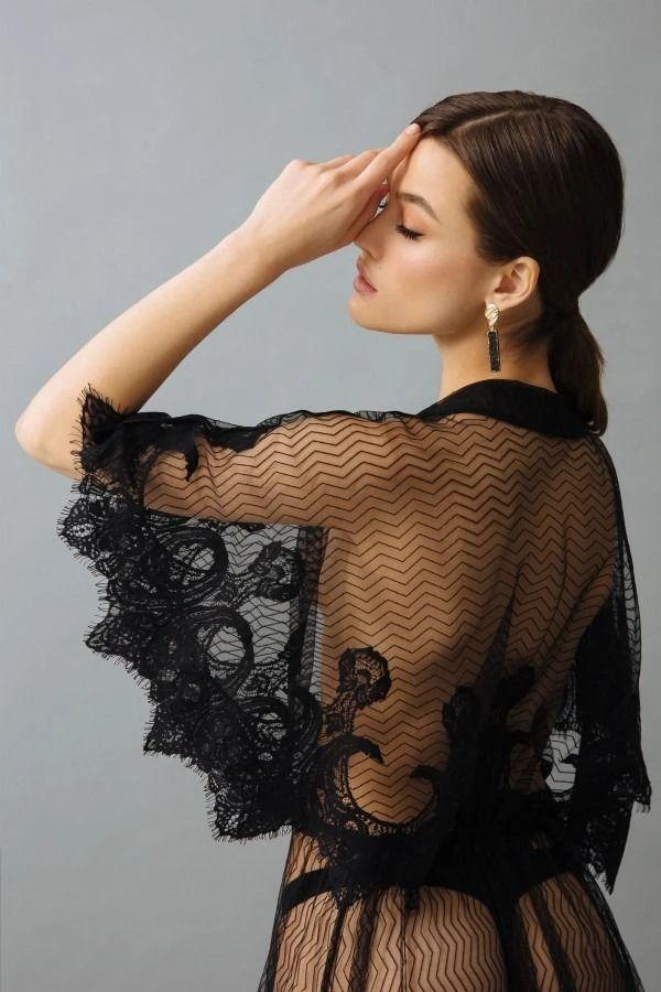 Encaje y tules negros