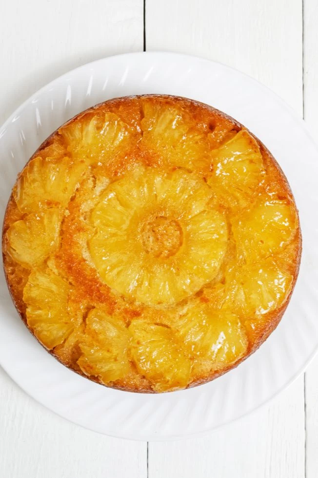 La receta de la torta de ananá invertida ideal para compartir en familia