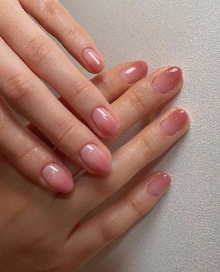 así es la manicura ideal para las amantes del minimalismo