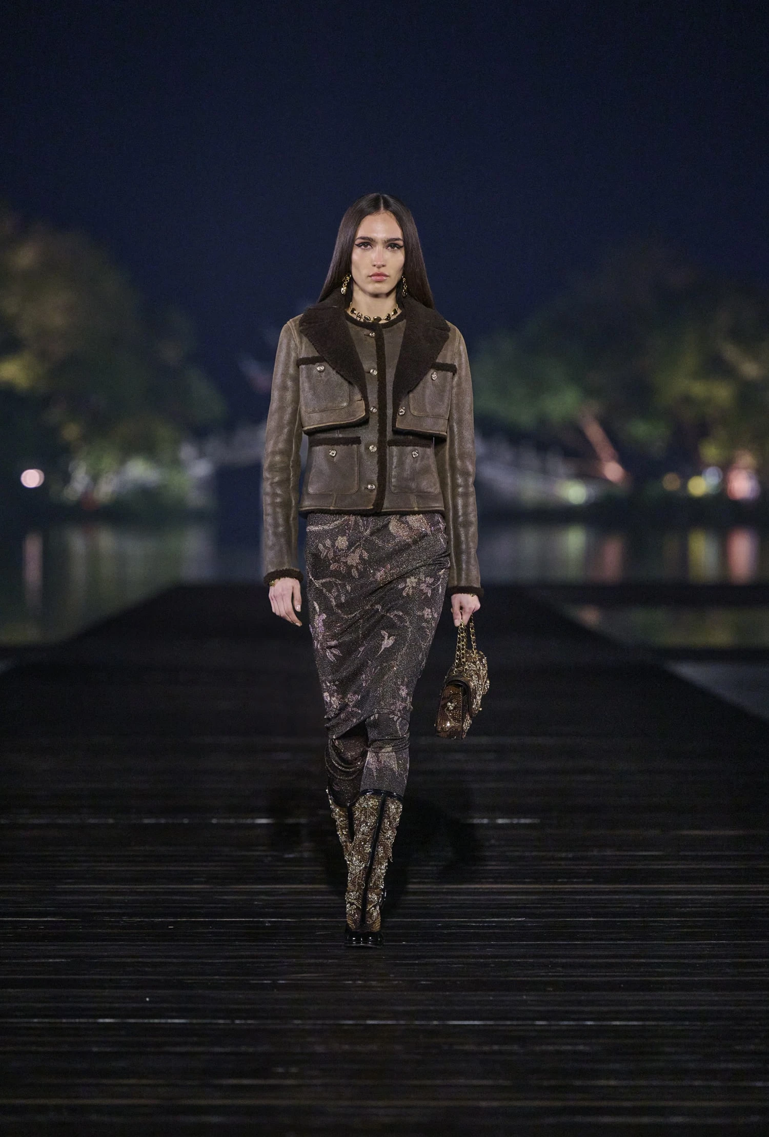 Desfile de Métiers D'Art de CHANEL 2024/25 en Hangzhou, China