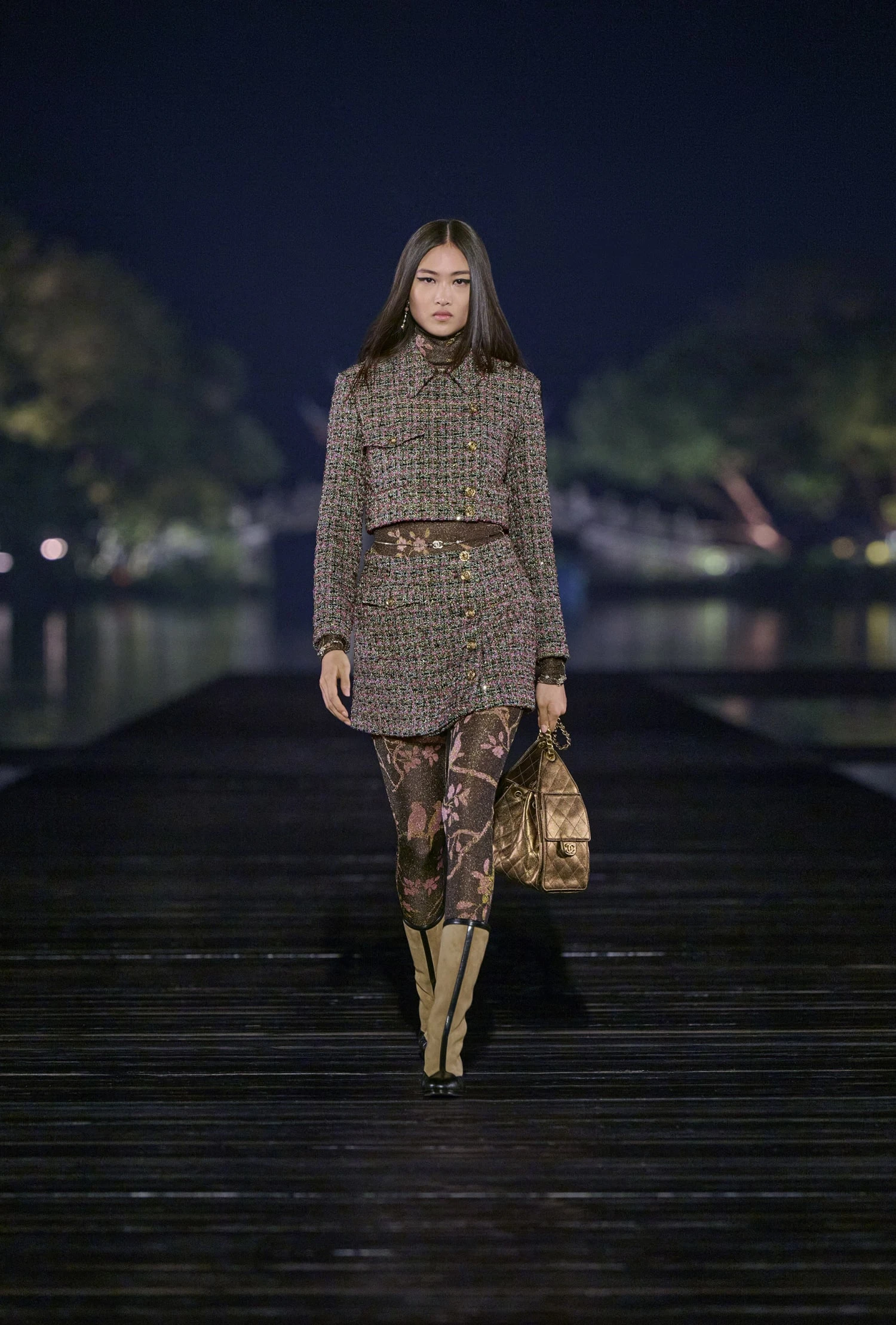 Desfile de Métiers D'Art de CHANEL 2024/25 en Hangzhou, China