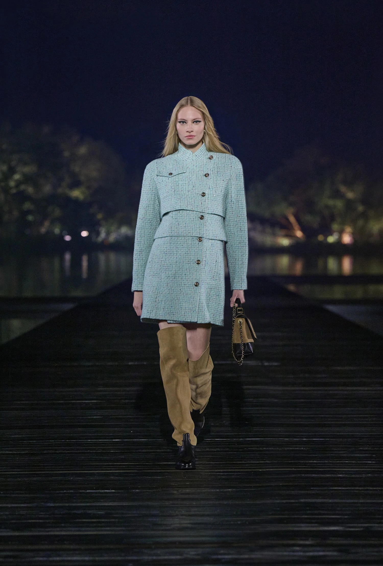 Desfile de Métiers D'Art de CHANEL 2024/25 en Hangzhou, China