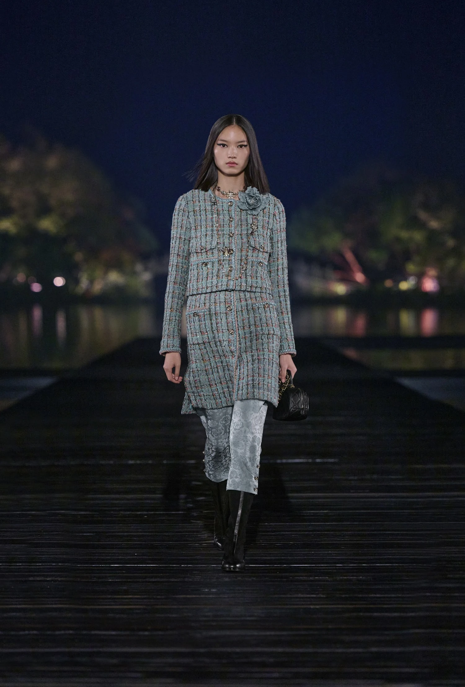 Desfile de Métiers D'Art de CHANEL 2024/25 en Hangzhou, China