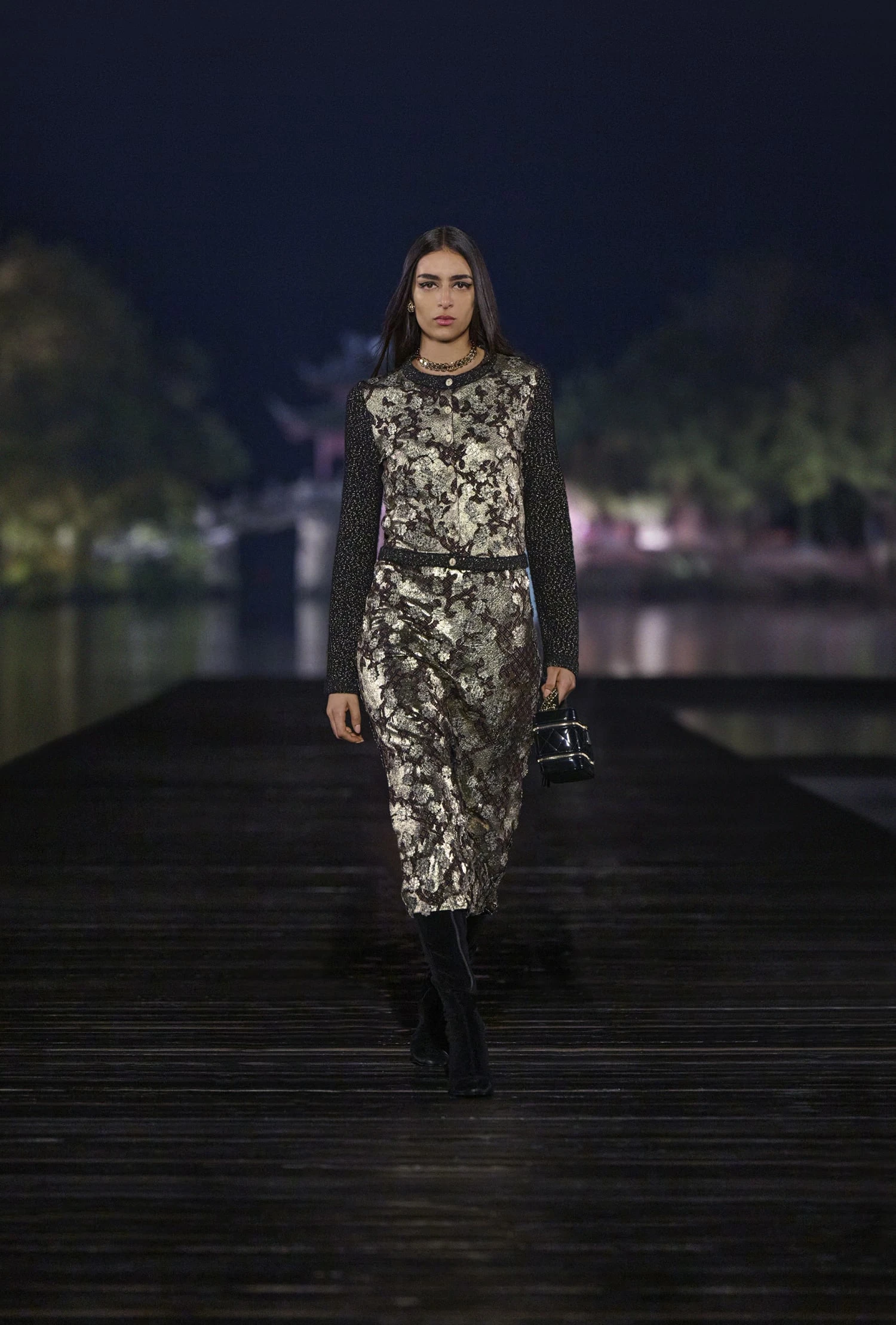 Desfile de Métiers D'Art de CHANEL 2024/25 en Hangzhou, China