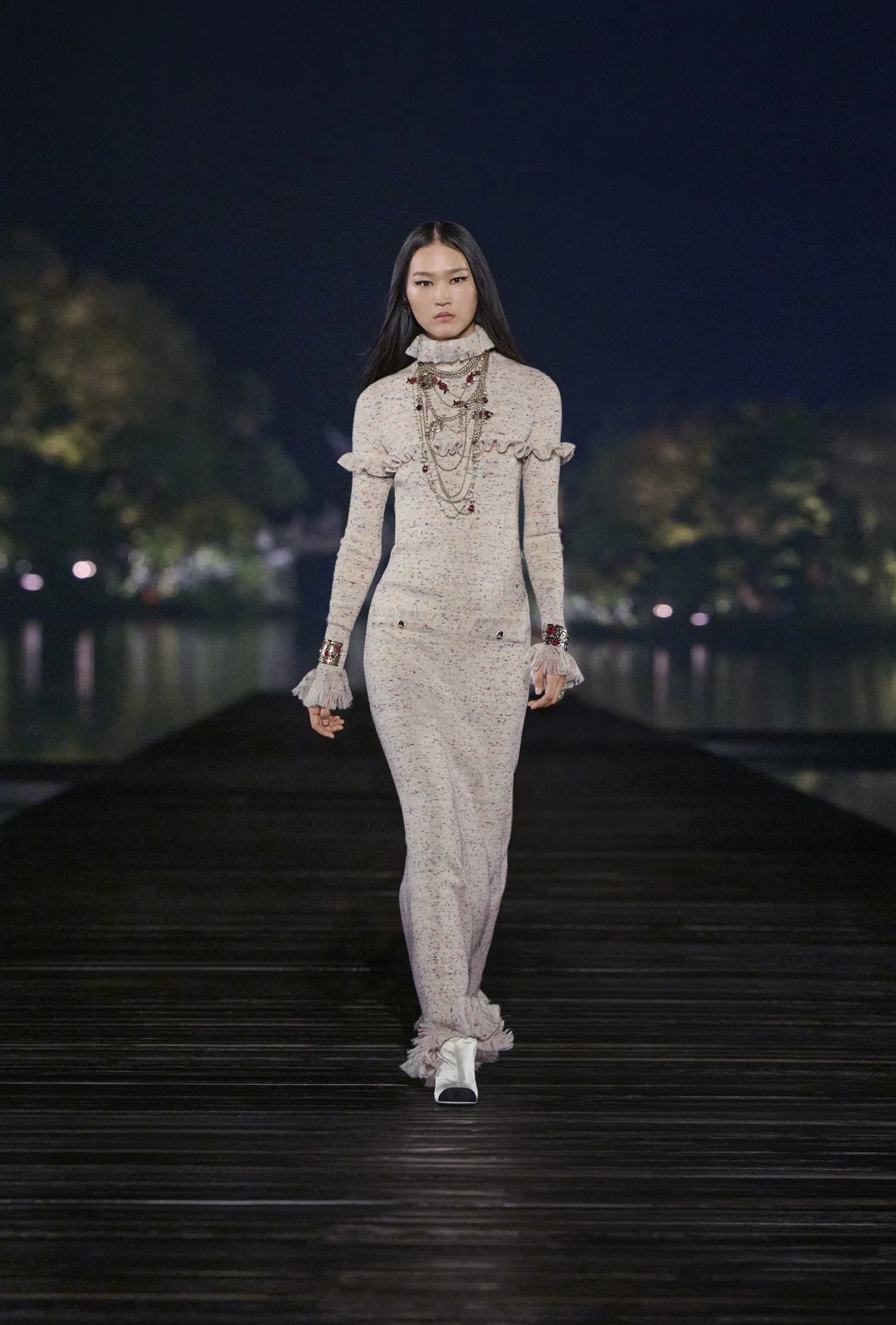 Desfile de Métiers D'Art de CHANEL 2024/25 en Hangzhou, China