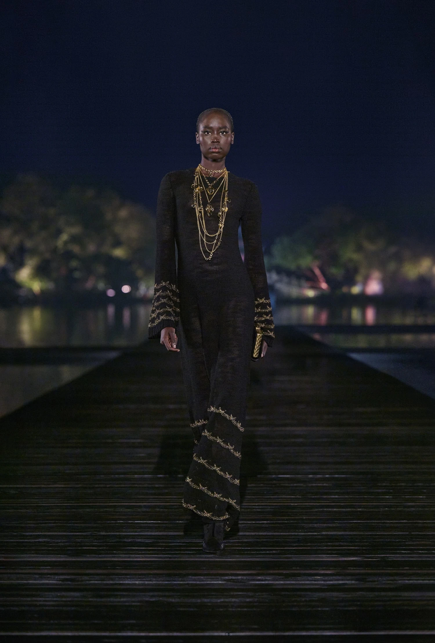 Desfile de Métiers D'Art de CHANEL 2024/25 en Hangzhou, China