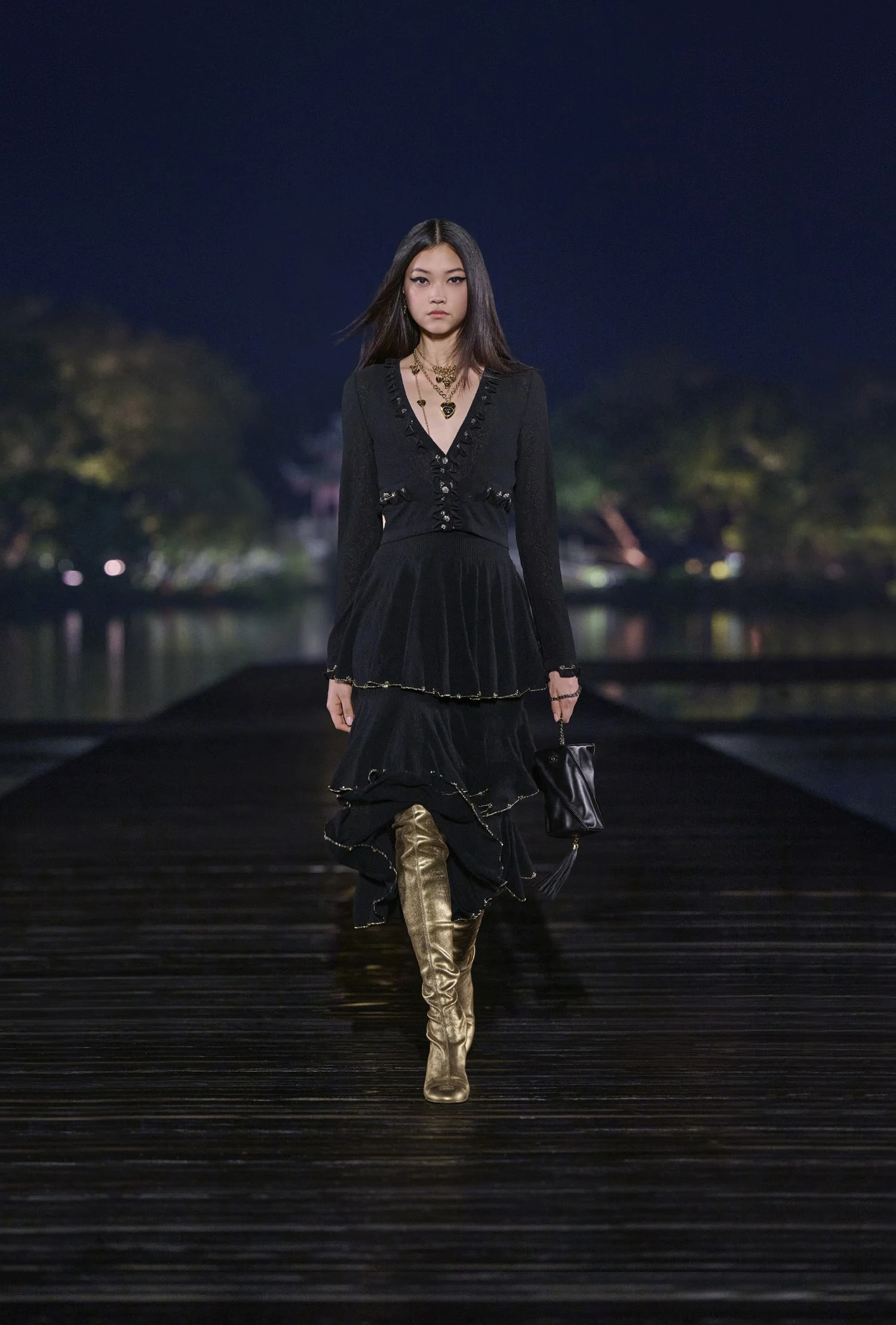 Desfile de Métiers D'Art de CHANEL 2024/25 en Hangzhou, China