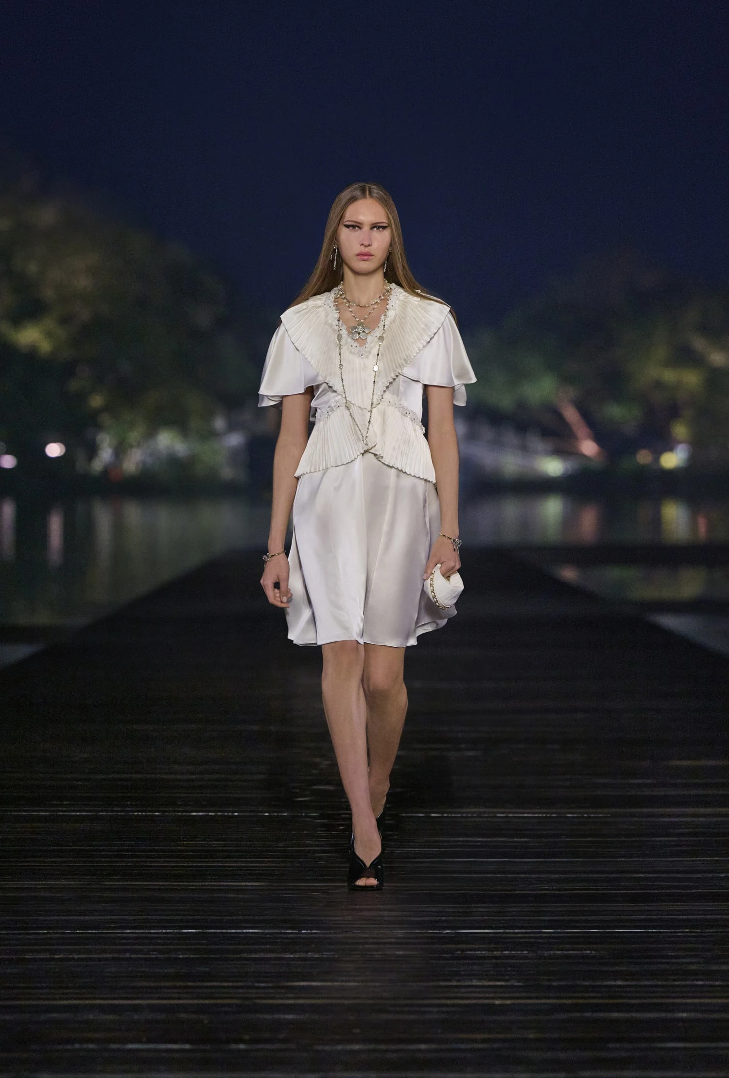 Desfile de Métiers D'Art de CHANEL 2024/25 en Hangzhou, China