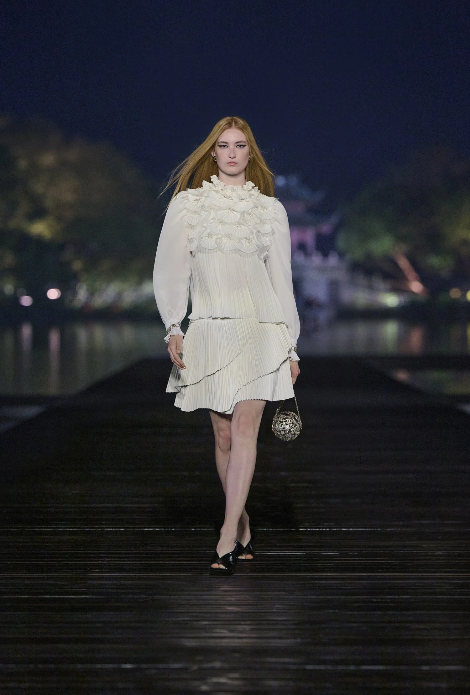 Desfile de Métiers D'Art de CHANEL 2024/25 en Hangzhou, China