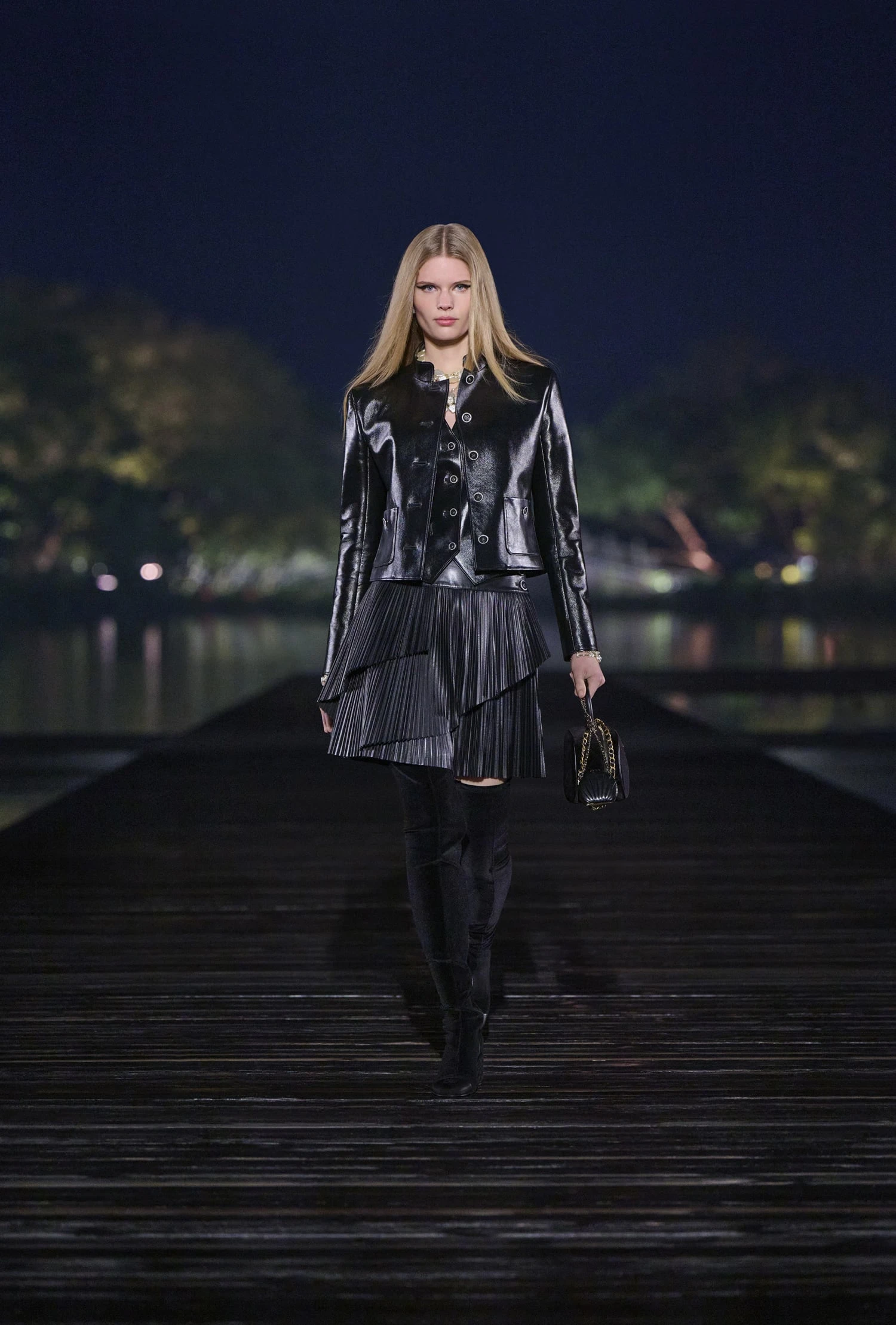 Desfile de Métiers D'Art de CHANEL 2024/25 en Hangzhou, China