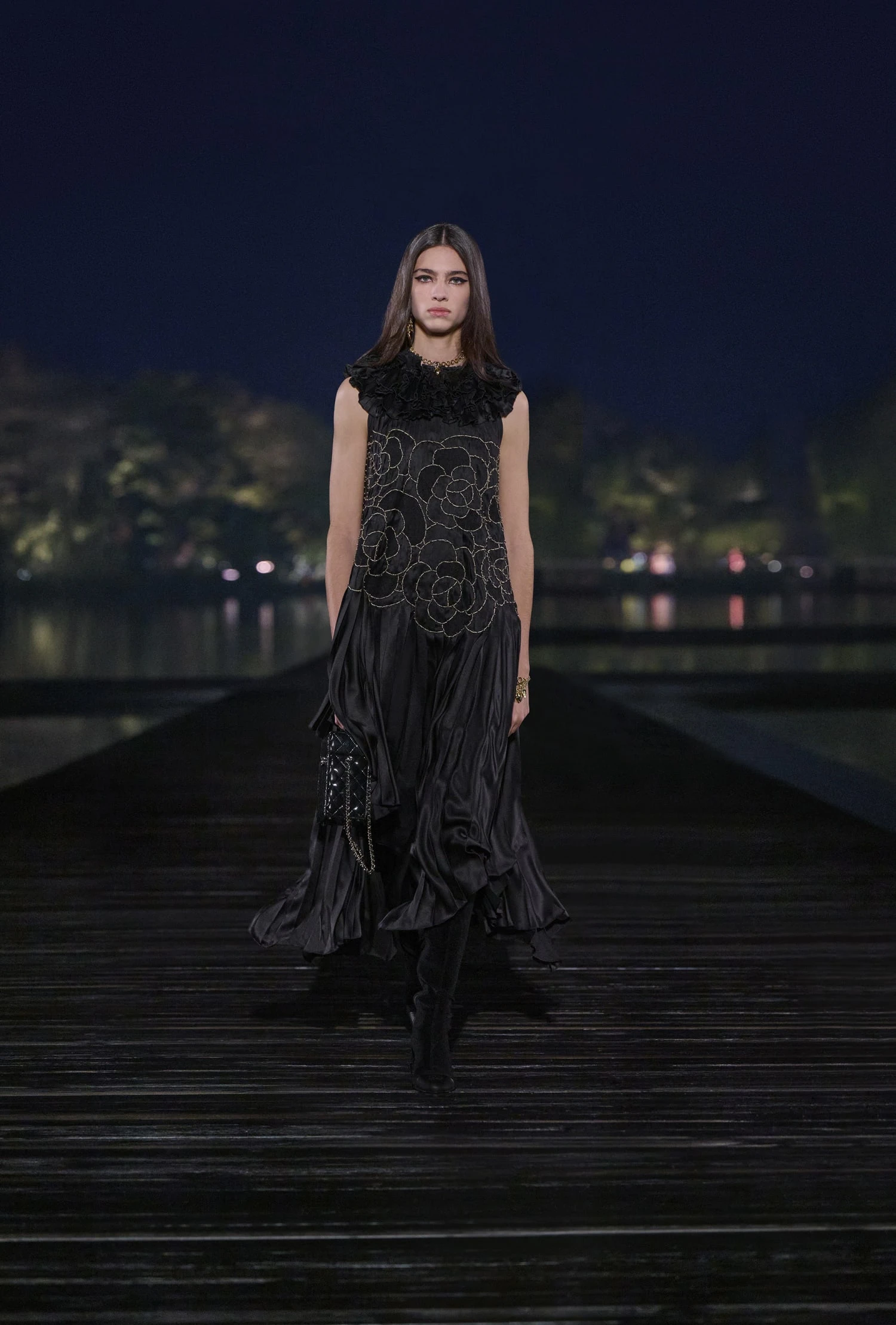 Desfile de Métiers D'Art de CHANEL 2024/25 en Hangzhou, China