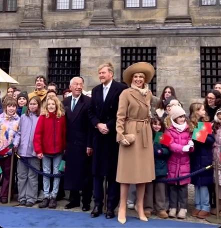 look maxima con capelina en invierno