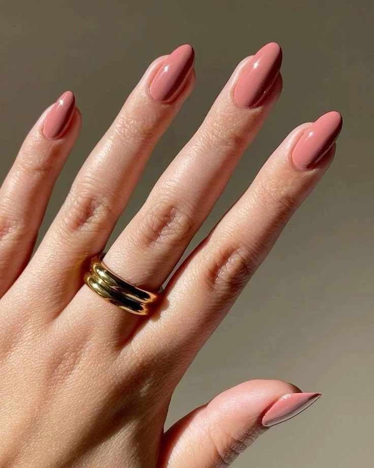 Nail art navideño: los colores que son tendencia para las uñas en estas fiestas