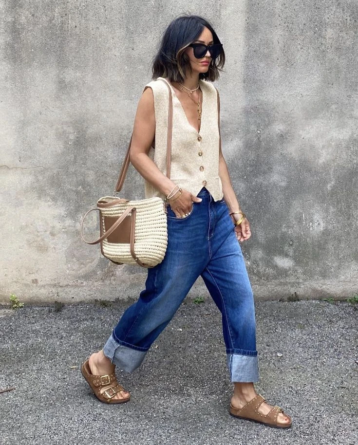 7 looks con chaleco, la prenda comodín del verano 2025