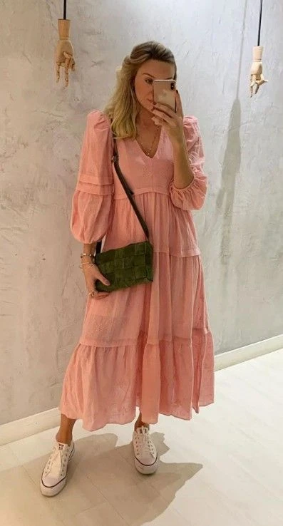 8 looks con los vestidos más trendy del verano 2025