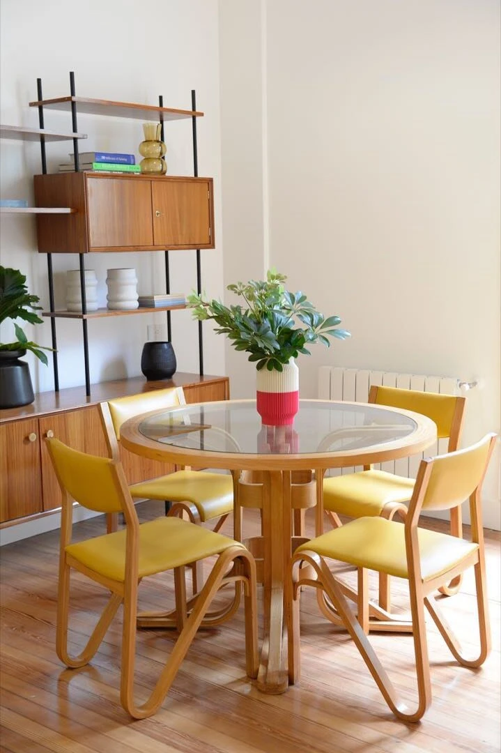 Comedor con aires vintage en la propuesta del estudio Somos Parq.