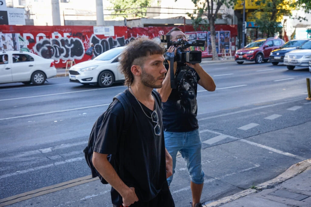 Fausto, el hijo de Alejandra Darín en el velatorio de su mamá