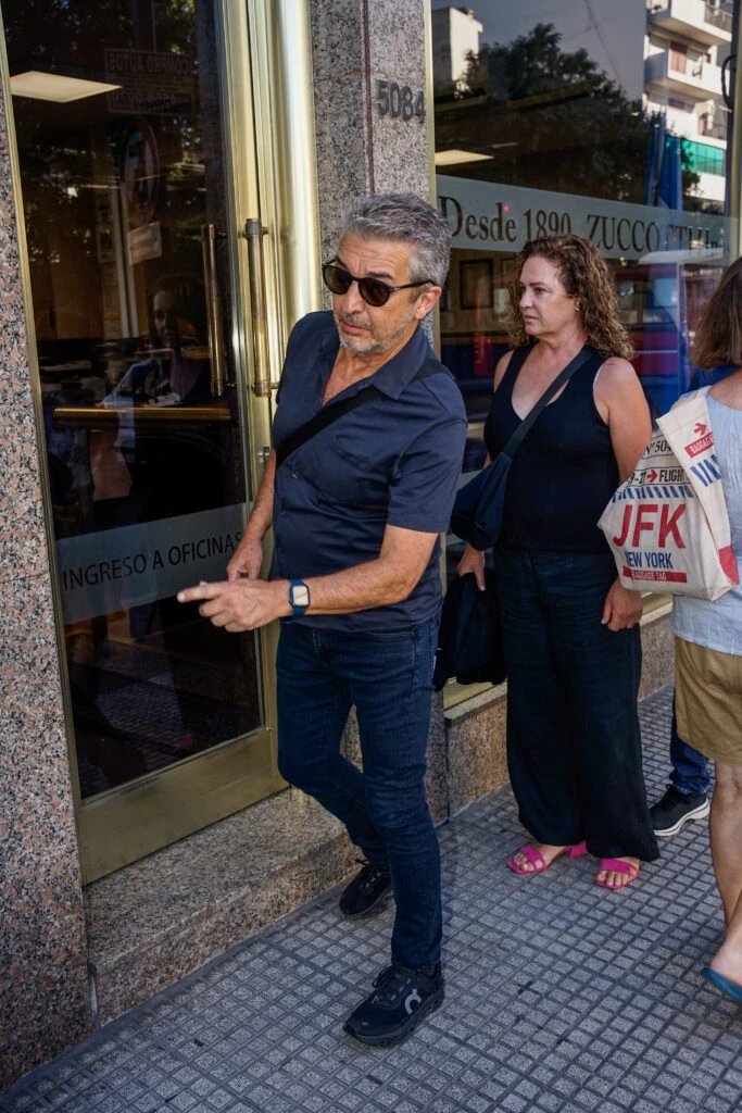Ricardo Darín y Florencia Bas llegan al velatorio de Alejandra Darín