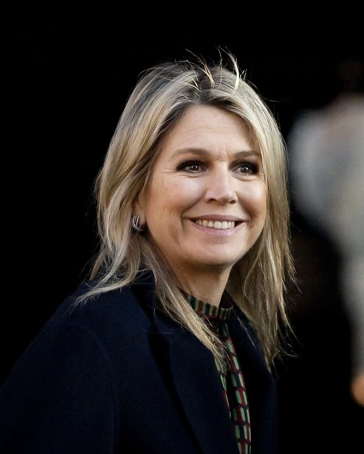 El nuevo corte de Máxima para volver a trabajar, que suma volumen y rejuvenece