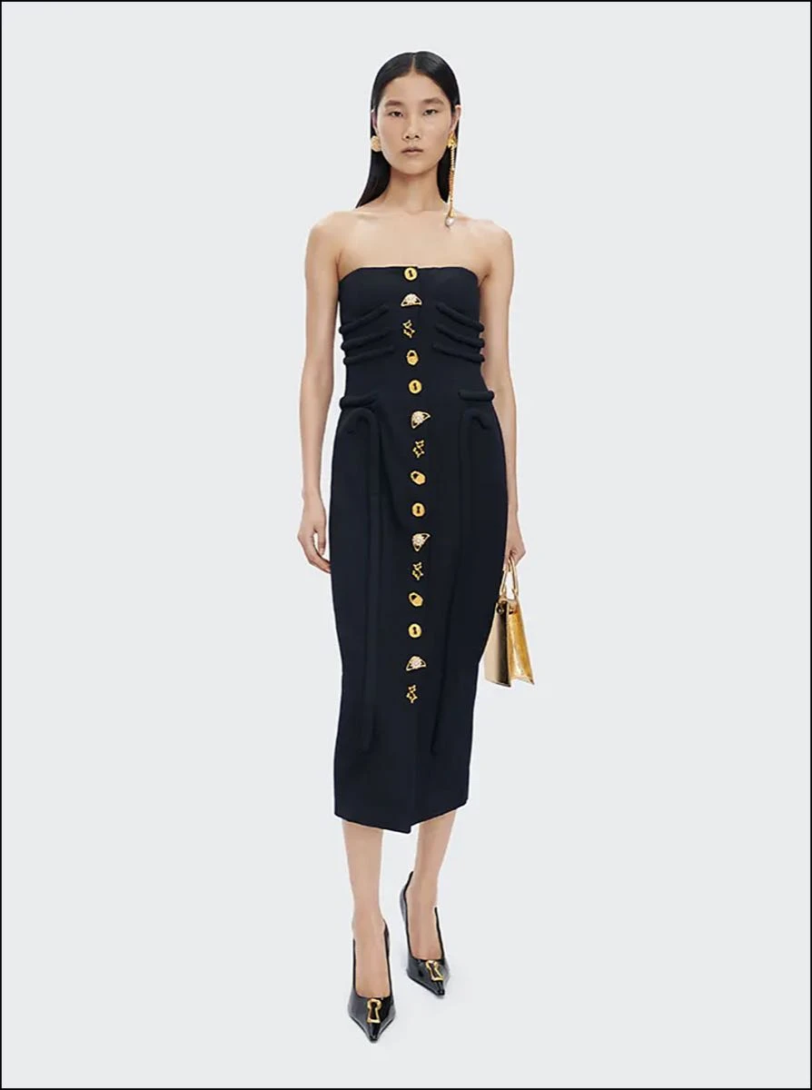 Schiaparelli presenta la colección 'Iconically Yours'