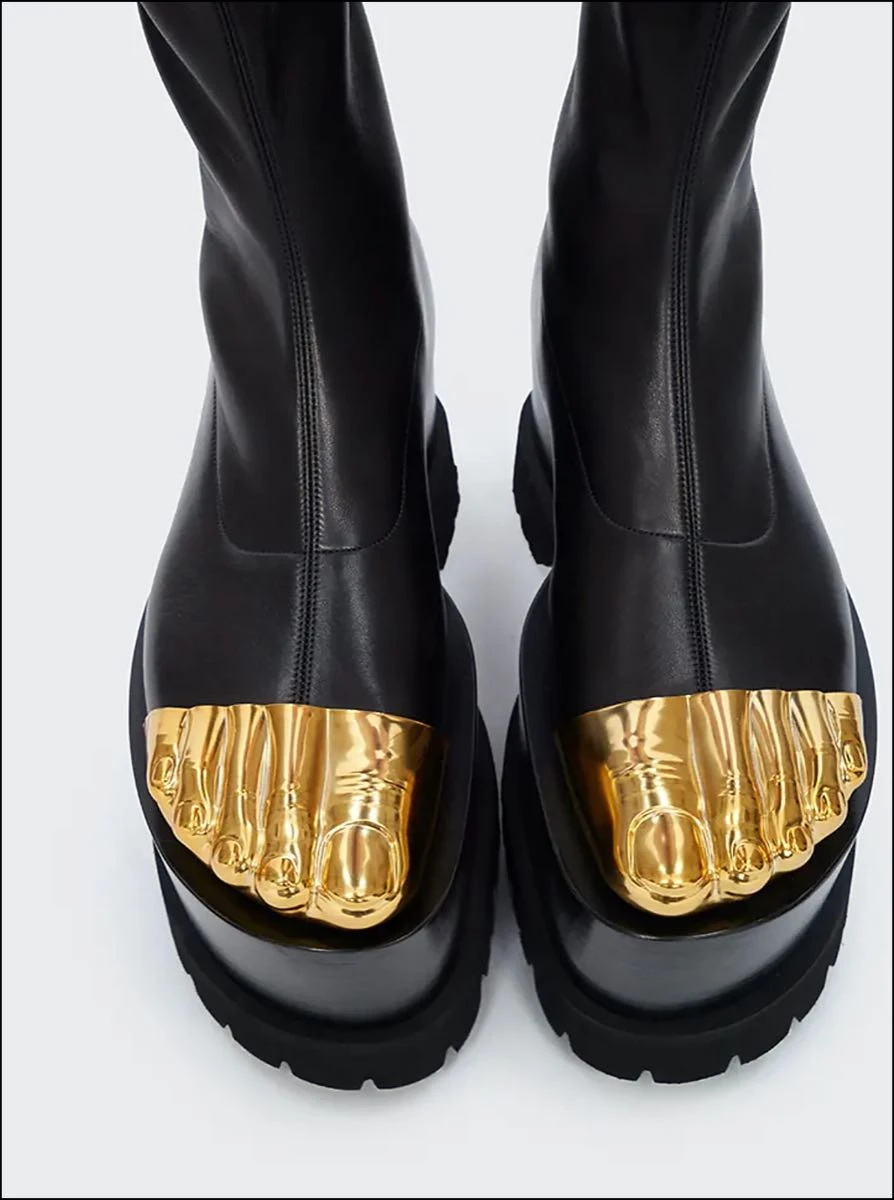 Schiaparelli presenta la colección 'Iconically Yours'