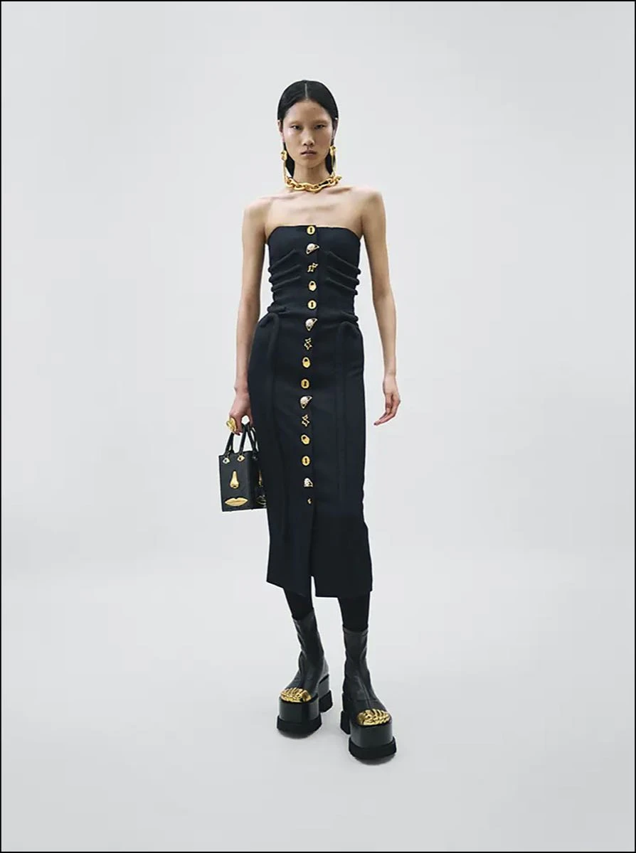 Schiaparelli presenta la colección 'Iconically Yours'