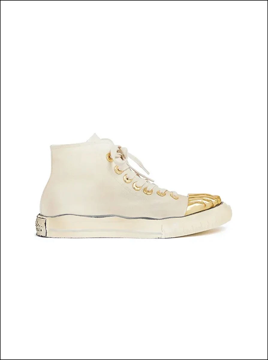 Schiaparelli presenta la colección 'Iconically Yours'