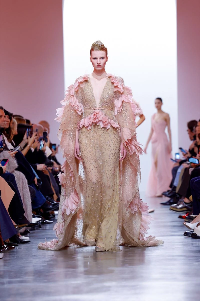 Desfile Elie Saab colección Alta Costura primavera verano 2025