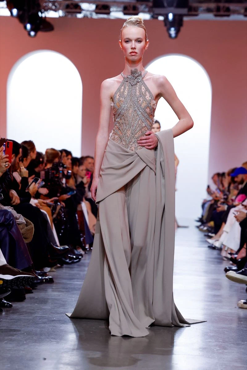 Desfile Elie Saab colección Alta Costura primavera verano 2025