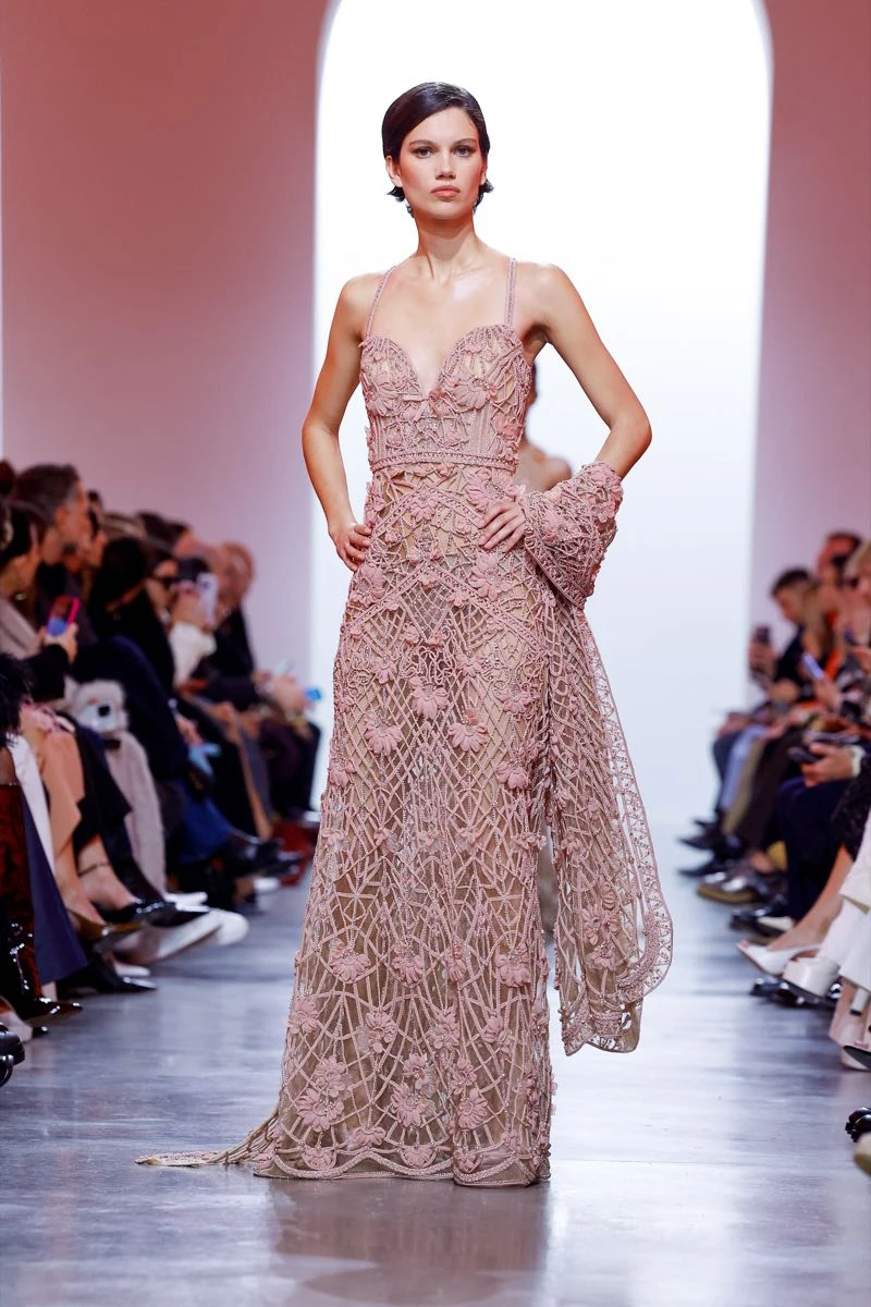 Desfile Elie Saab colección Alta Costura primavera verano 2025