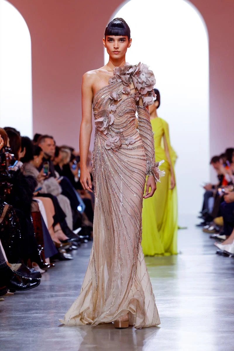 Desfile Elie Saab colección Alta Costura primavera verano 2025
