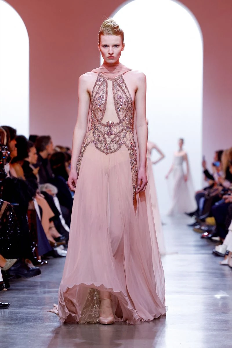Desfile Elie Saab colección Alta Costura primavera verano 2025