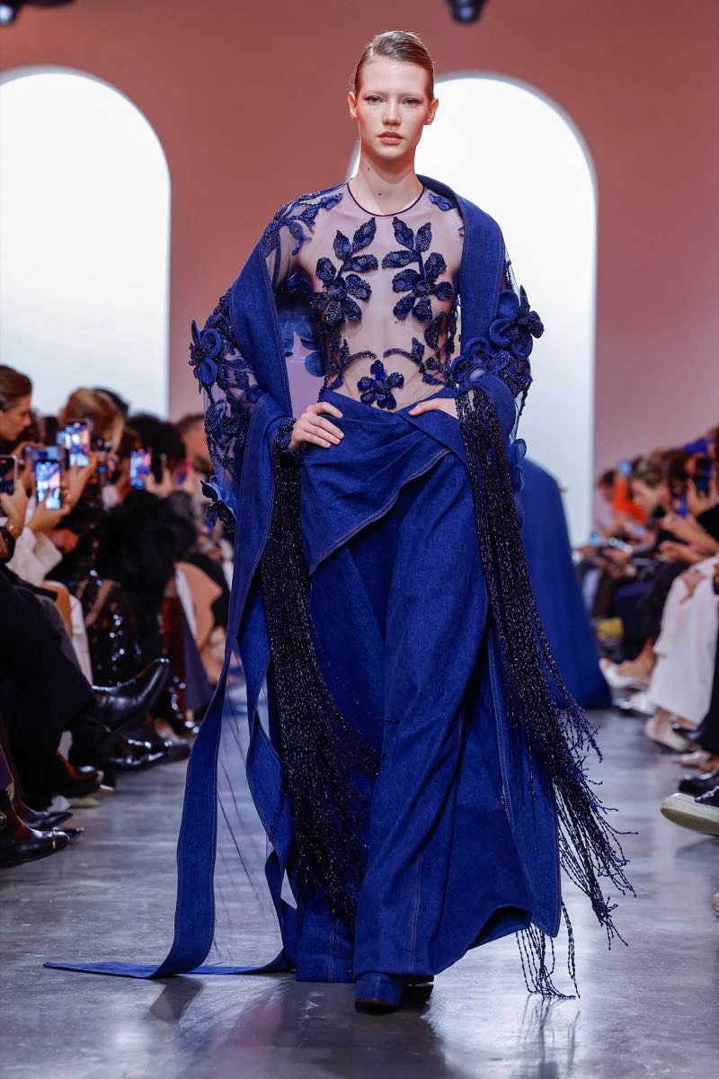 Desfile Elie Saab colección Alta Costura primavera verano 2025