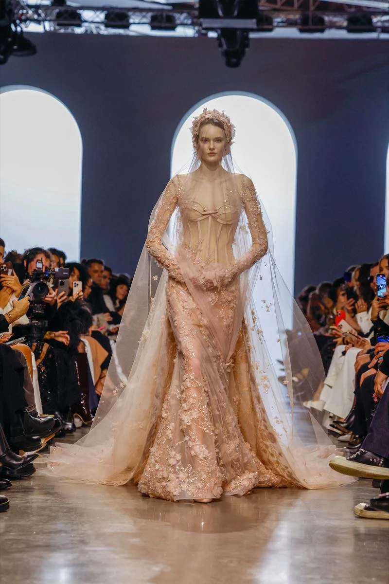 Desfile Elie Saab colección Alta Costura primavera verano 2025