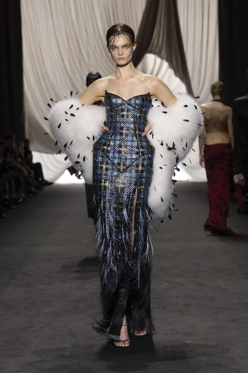 Desfile de Jean Paul Gaultier x Ludovic De St Sernin, colección Haute Couture otoño invierno 2025-26