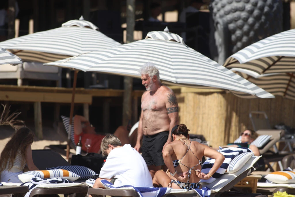 Flor de la V en la playa