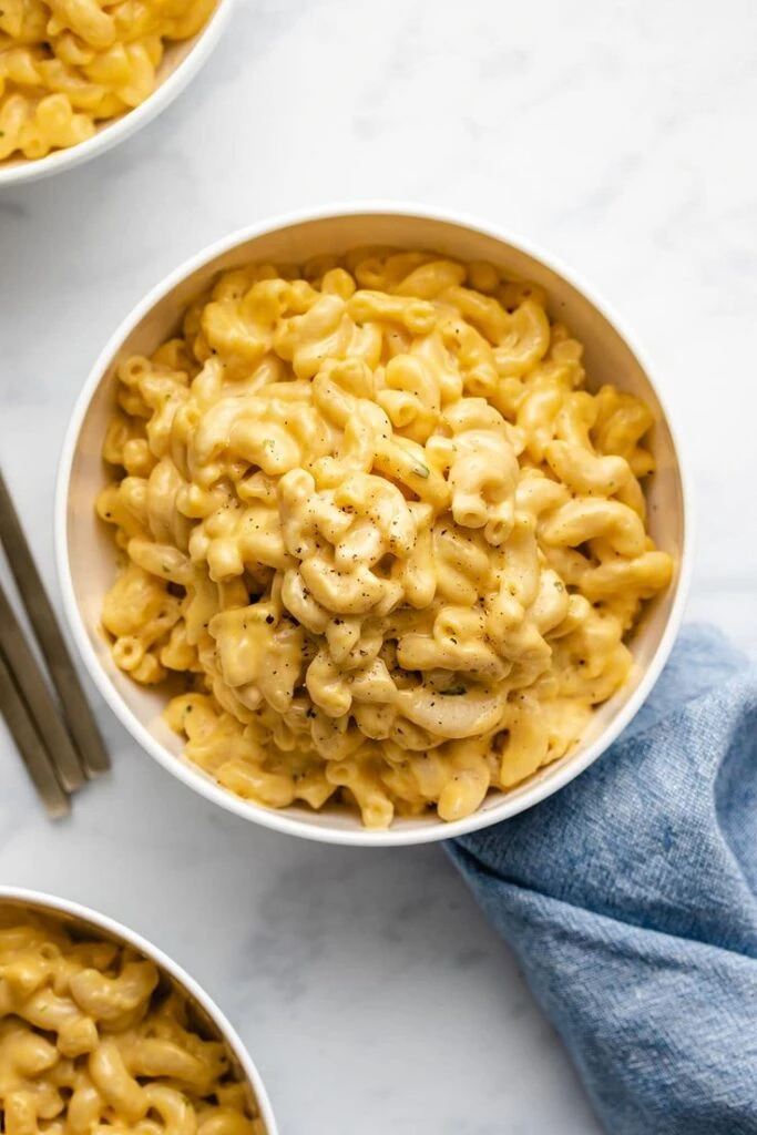 Cómo preparar mac and cheese: la receta de la cazuela de macarrones con salsa de queso ideal para cualquier momento del día