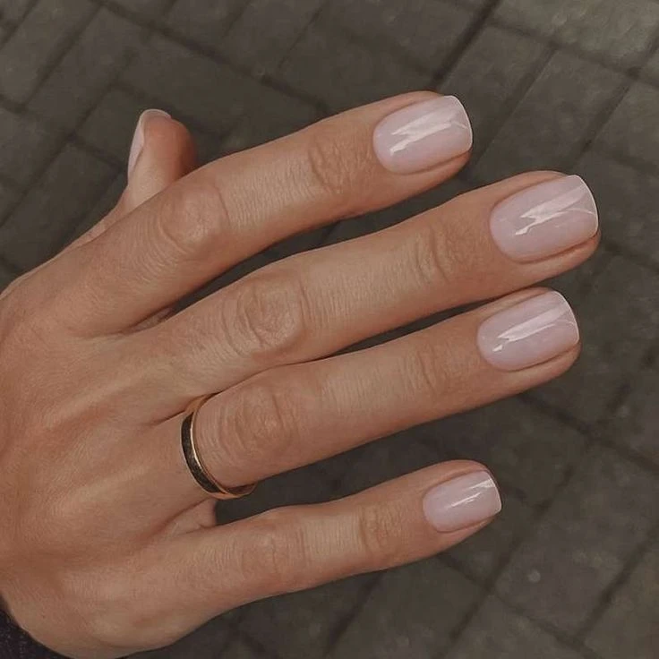 Uñas de jabón: la manicura minimalista  que es tendencia 