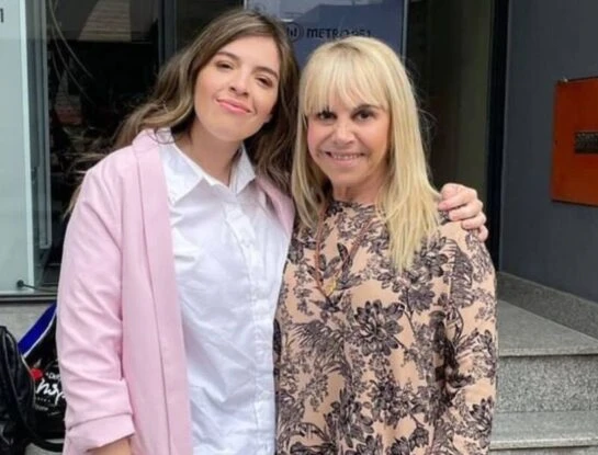 La foto de Claudia Villafañe y sus nietas Roma y Azul, disfrutando en Disney