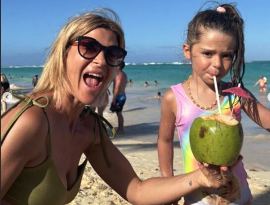 Las fotos de las divertidas vacaciones de Eugenia Tobal junto a su hija Ema en el Caribe