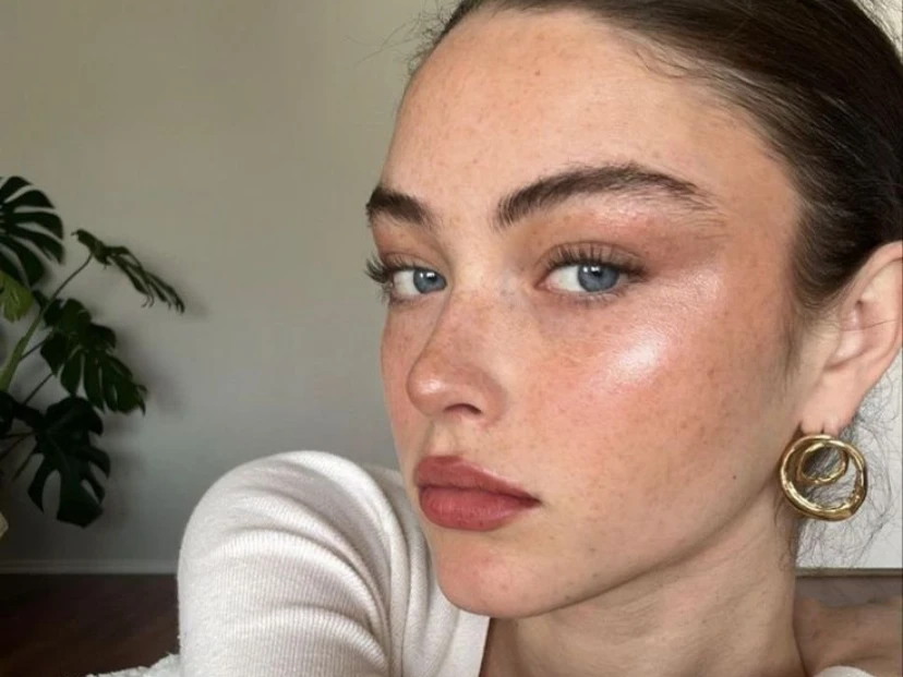 Pecas cómo lucirlas naturalmente o crearlas con maquillaje