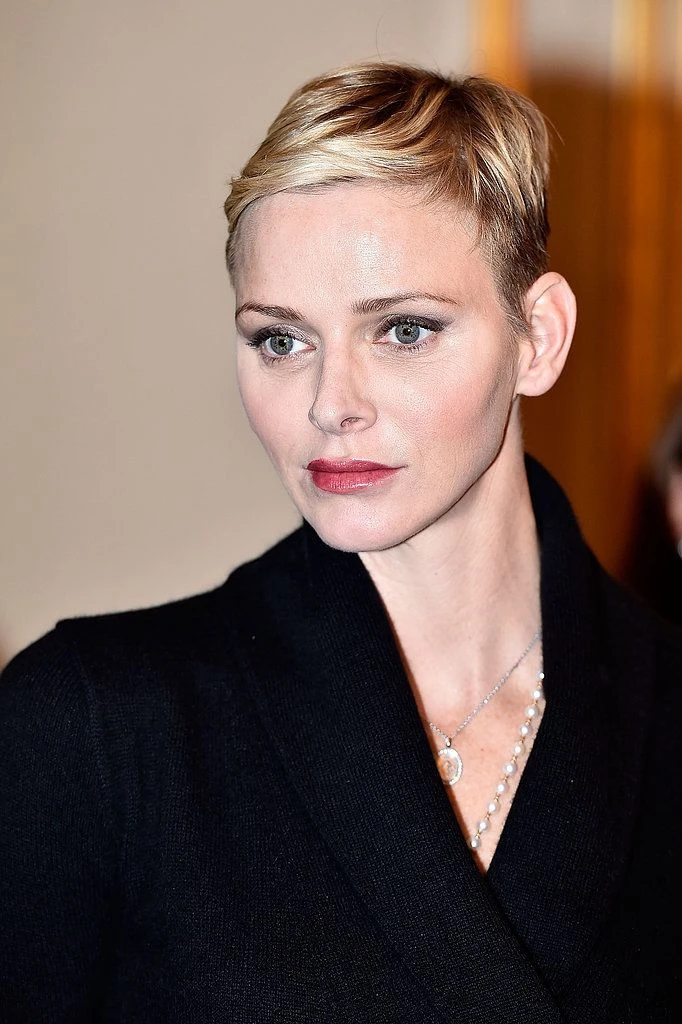 charlene de monaco corte pixie