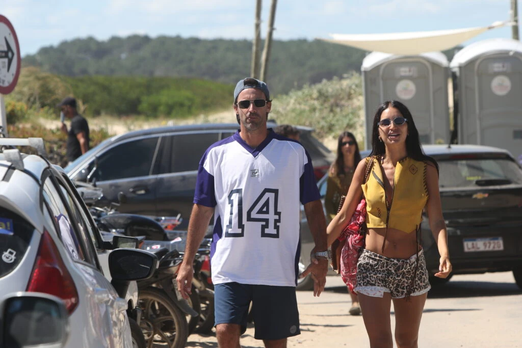 La pareja lució looks muy cancheros y se mostraron relajados. Fotos: IG.