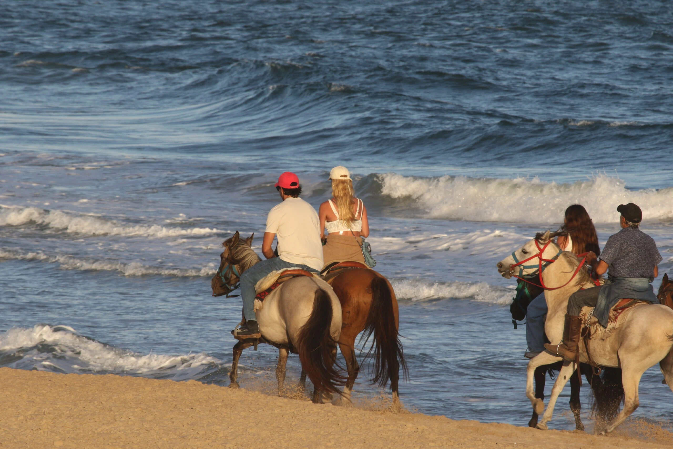 Nicole y Manu Urcera. Fotos: RS Fotos.